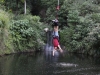 stopp-kurz-ueber-dem-wasser