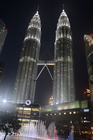 Petronas Towers von unten